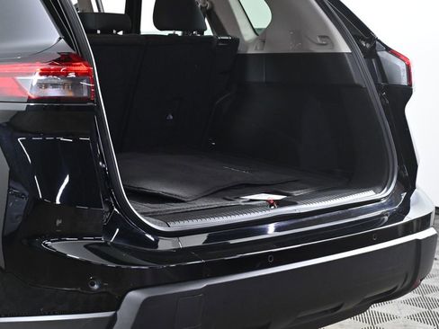 Certified 2025 Nissan Rogue S image 31