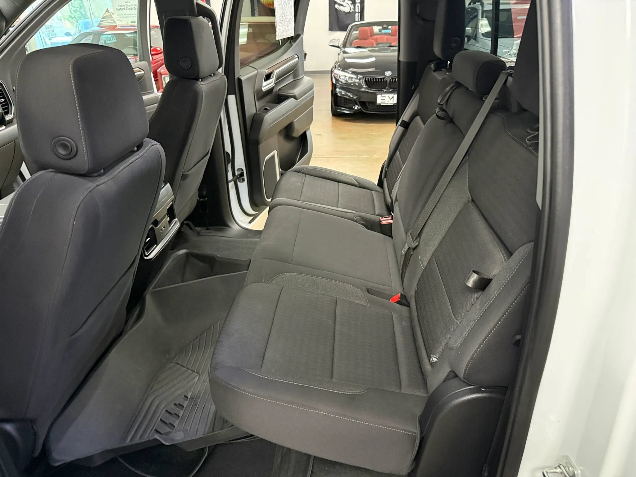 Used 2023 Chevrolet Silverado 1500 LT AWD/4WD image 14