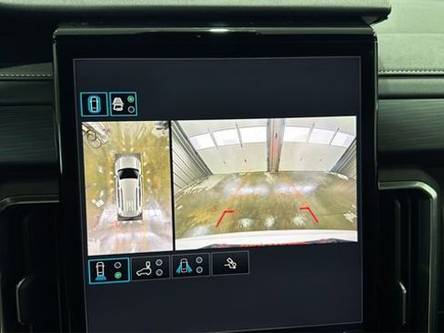 Used 2025 GMC Acadia Elevation image 33