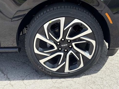 New 2026 Lincoln Navigator Reserve AWD/4WD image 9