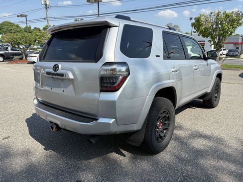 Used 2023 Toyota 4Runner SR5 Premium w/ Moonroof Package AWD/4WD image 7