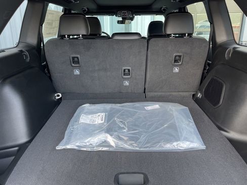 New 2025 Jeep Grand Cherokee Limited w/ Black Appearance Package image 41