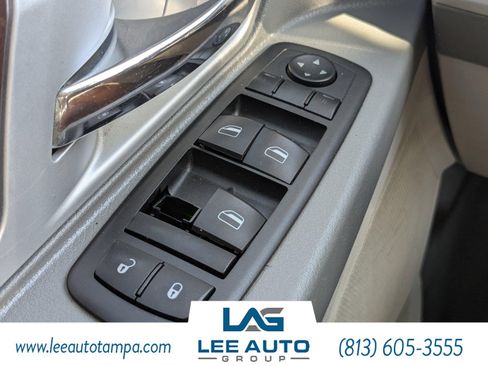 Used 2010 Chrysler Town & Country Touring FWD image 23