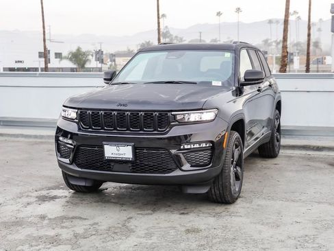 New 2025 Jeep Grand Cherokee Limited w/ Black Appearance Package image 4