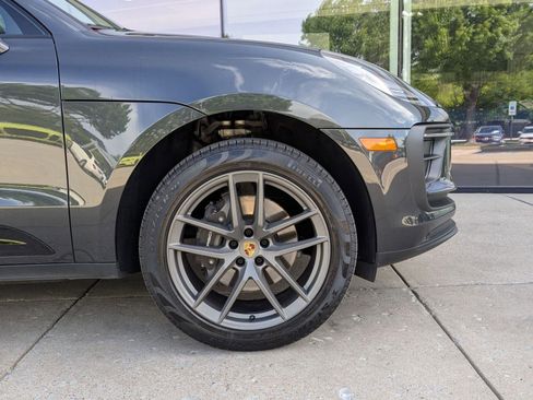 Certified 2025 Porsche Macan image 11