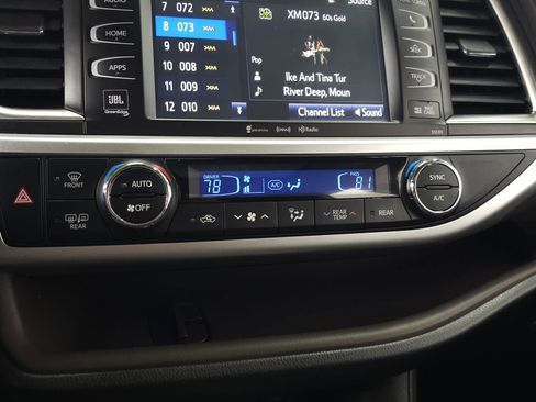 Used 2019 Toyota Highlander Limited image 28