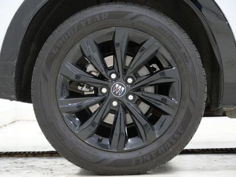 Used 2025 Buick Envista Sport Touring image 9