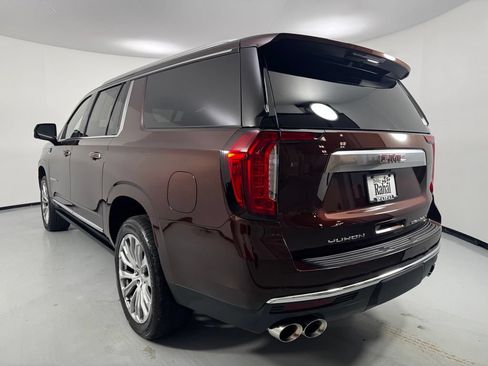 Used 2022 GMC Yukon XL Denali w/ Denali Premium Package AWD/4WD image 5