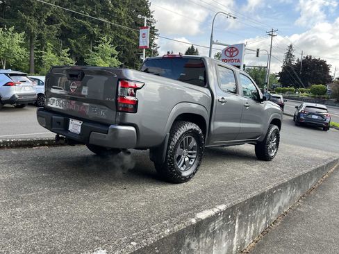 Used 2025 Nissan Frontier SV AWD/4WD image 8
