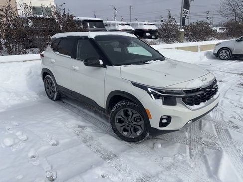 Used 2024 Kia Seltos S image 3