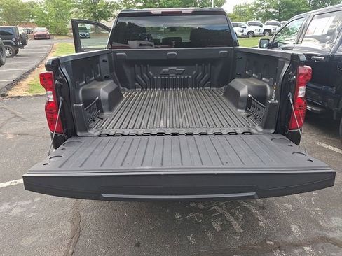 Used 2023 Chevrolet Silverado 1500 LT AWD/4WD image 29