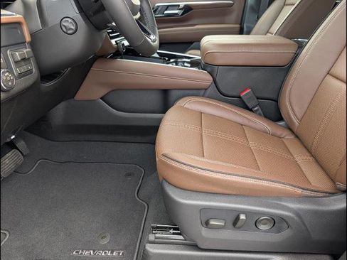 New 2026 Chevrolet Tahoe High Country AWD/4WD image 12