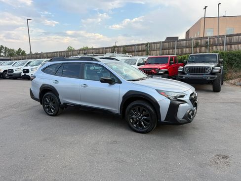 Used 2023 Subaru Outback Onyx Edition AWD/4WD image 12