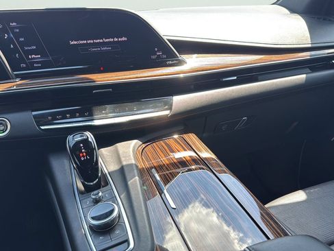 Used 2021 Cadillac Escalade Premium Luxury RWD image 19