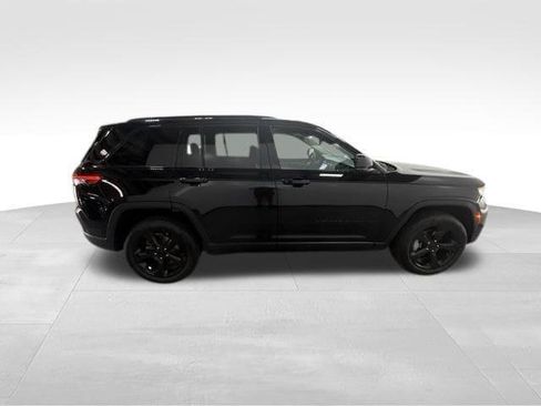 Certified 2023 Jeep Grand Cherokee Limited w/ Black Appearance Package AWD/4WD image 7