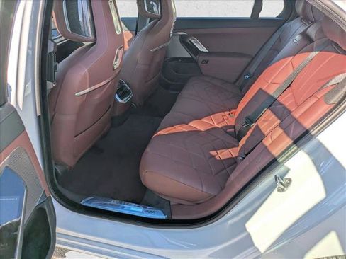 New 2026 BMW i7 xDrive60 image 16