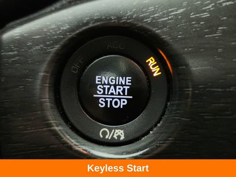 Used 2017 Jeep Grand Cherokee Altitude w/ Quick Order Package 23Z AWD/4WD image 21