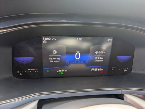 Used 2022 Volkswagen Taos SE AWD/4WD image 32