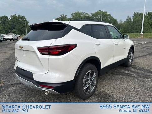 Used 2024 Chevrolet Blazer LT w/ Convenience Package AWD/4WD image 3