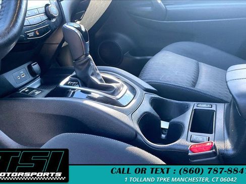 Used 2019 Nissan Rogue SV w/ Premium Package AWD/4WD image 15