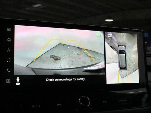 New 2026 Mitsubishi Outlander SE image 13