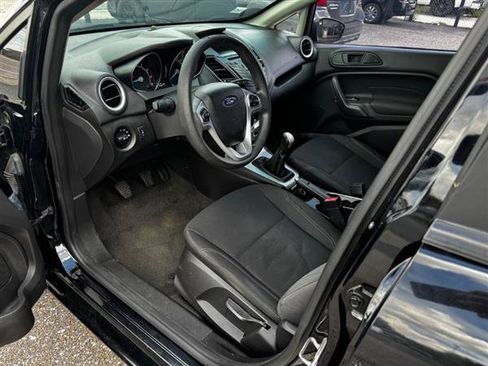 Used 2019 Ford Fiesta SE FWD image 9