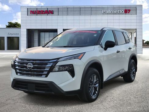 Certified 2025 Nissan Rogue S image 3