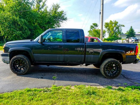 Used 2005 Chevrolet Silverado 2500 LS w/ Heavy-Duty Power Package image 10