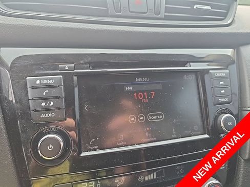 Used 2020 Nissan Rogue S FWD image 9