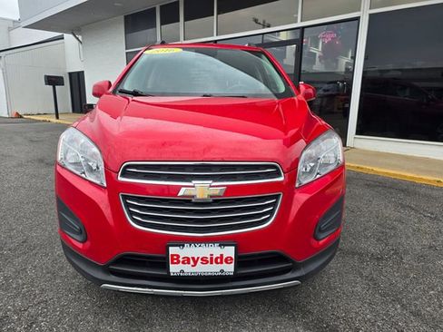 Used 2016 Chevrolet Trax LT w/ LT Sun and Sound Package AWD/4WD image 4