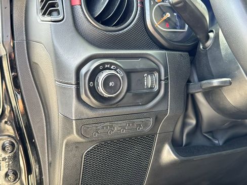 Used 2024 Jeep Wrangler Unlimited Rubicon AWD/4WD image 29