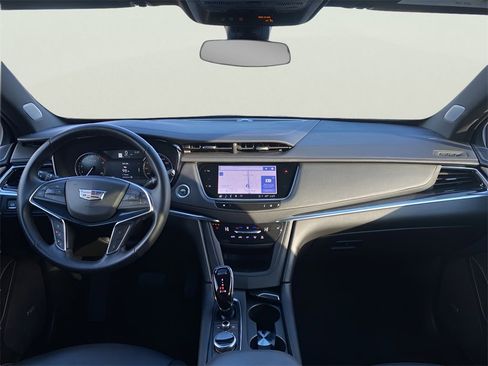 Certified 2025 Cadillac XT5 Premium Luxury image 17