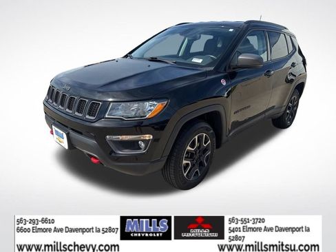 Used 2018 Jeep Compass Trailhawk w/ Cold Weather Group AWD/4WD image 1