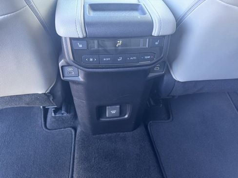 Used 2024 Toyota Grand Highlander Limited image 22
