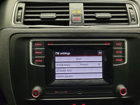 Used 2017 Volkswagen Jetta S image 25