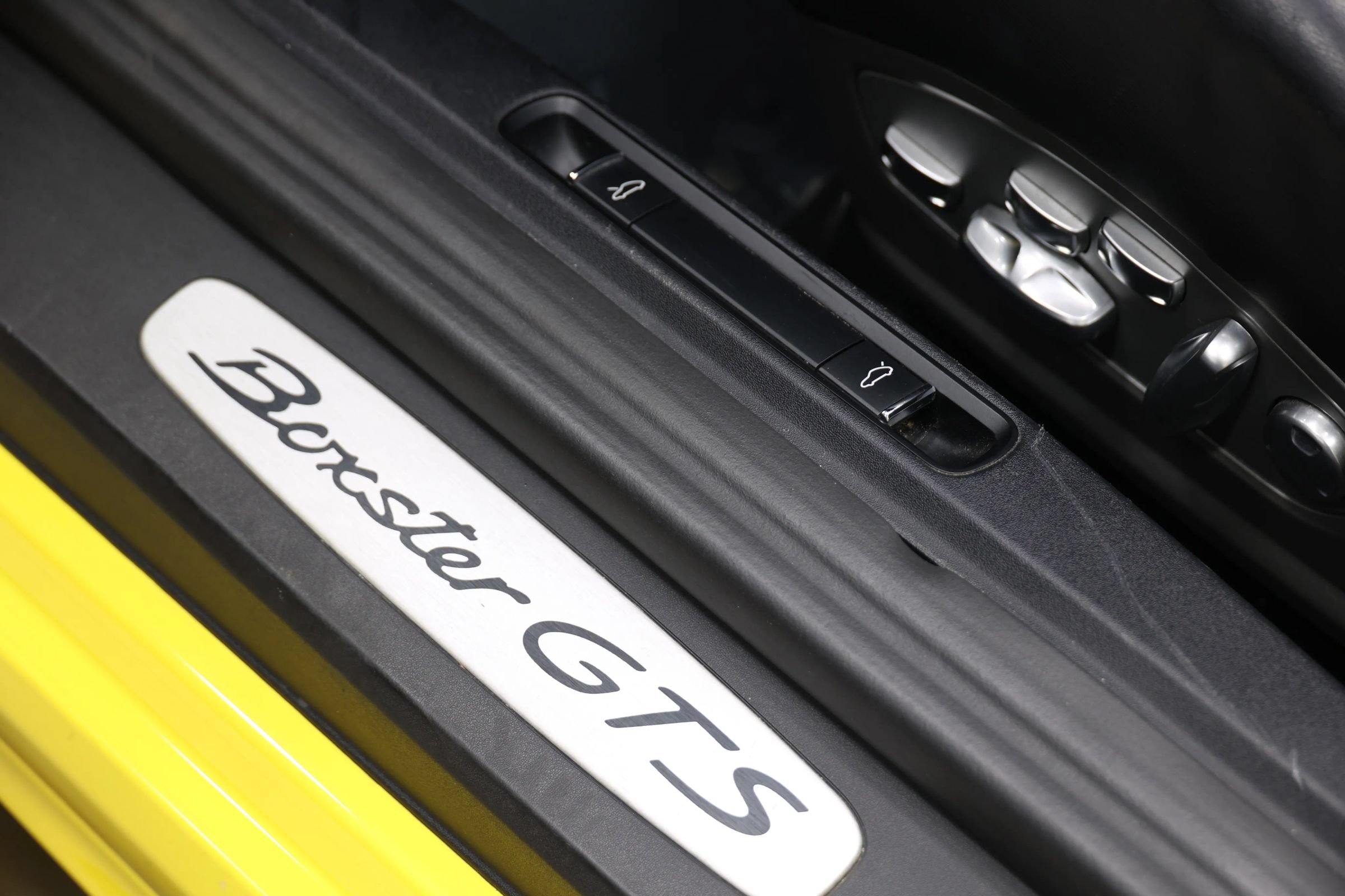Used 2019 Porsche 718 Boxster GTS RWD image 16