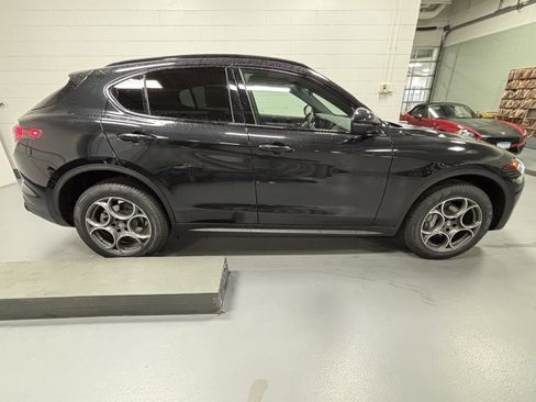 New 2025 Alfa Romeo Stelvio Sprint image 3