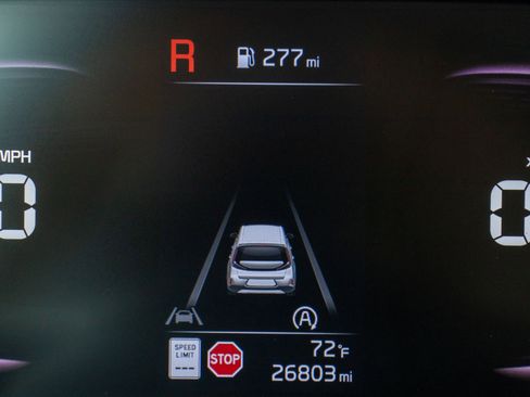 Used 2023 Kia Soul LX image 31