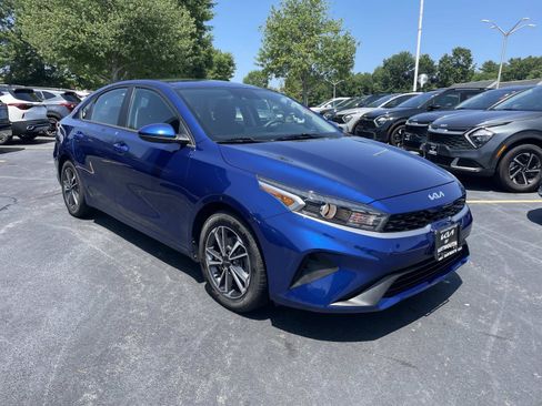 Used 2023 Kia Forte LXS FWD image 9