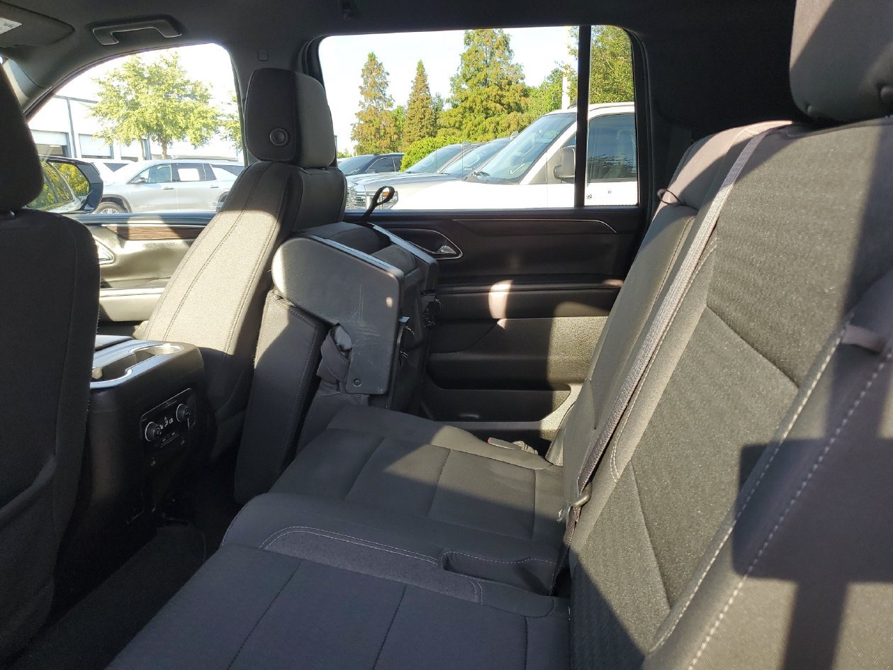 Used 2023 Chevrolet Suburban LS w/ Driver Alert Package RWD image 8