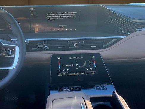 New 2026 INFINITI QX80 Luxe image 6