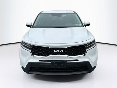 Certified 2023 Kia Sorento LX AWD/4WD image 2