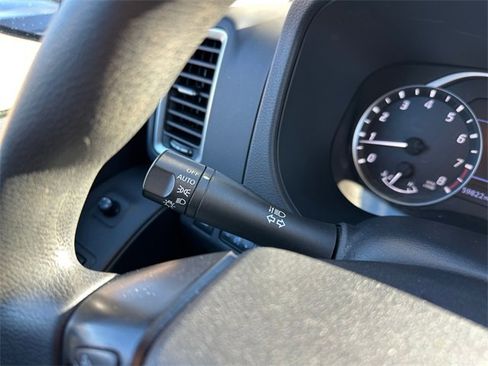 Used 2022 Nissan Frontier SV image 24