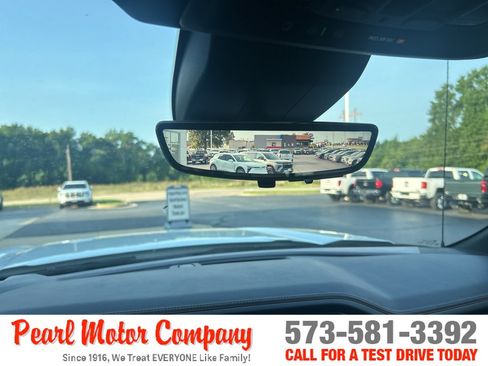 Certified 2024 GMC Sierra 1500 AT4 w/ Technology Package AWD/4WD image 17
