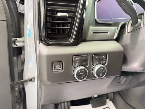 Used 2024 GMC Sierra 2500 AT4 w/ AT4 Preferred Package image 12