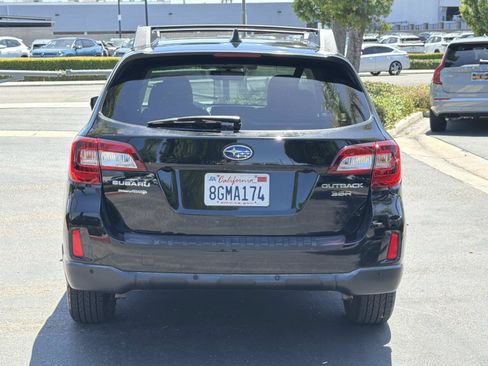 Used 2017 Subaru Outback 3.6R Limited AWD/4WD image 6