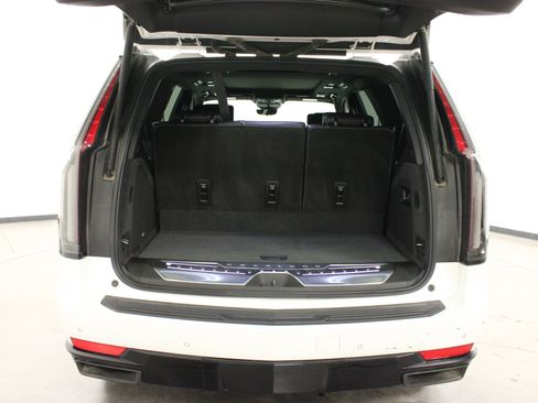 Used 2021 Cadillac Escalade Sport w/ Driver Assist Tech Package image 15