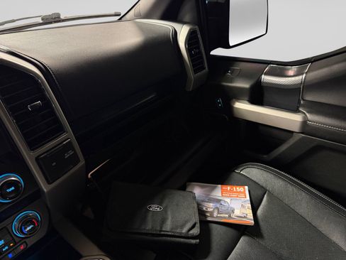 Used 2019 Ford F150 Lariat w/ Equipment Group 502A Luxury AWD/4WD image 33