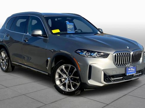 Used 2024 BMW X5 xDrive40i w/ Premium Package image 3