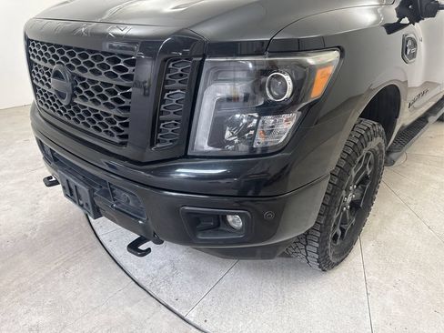 Used 2019 Nissan Titan SL w/ Midnight Edition AWD/4WD image 18